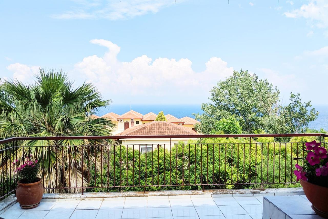 Amazing Sea View Loft, Afytos Apartment Екстериор снимка